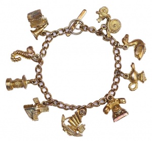 Vintage Gold Tone Charm Bracelet